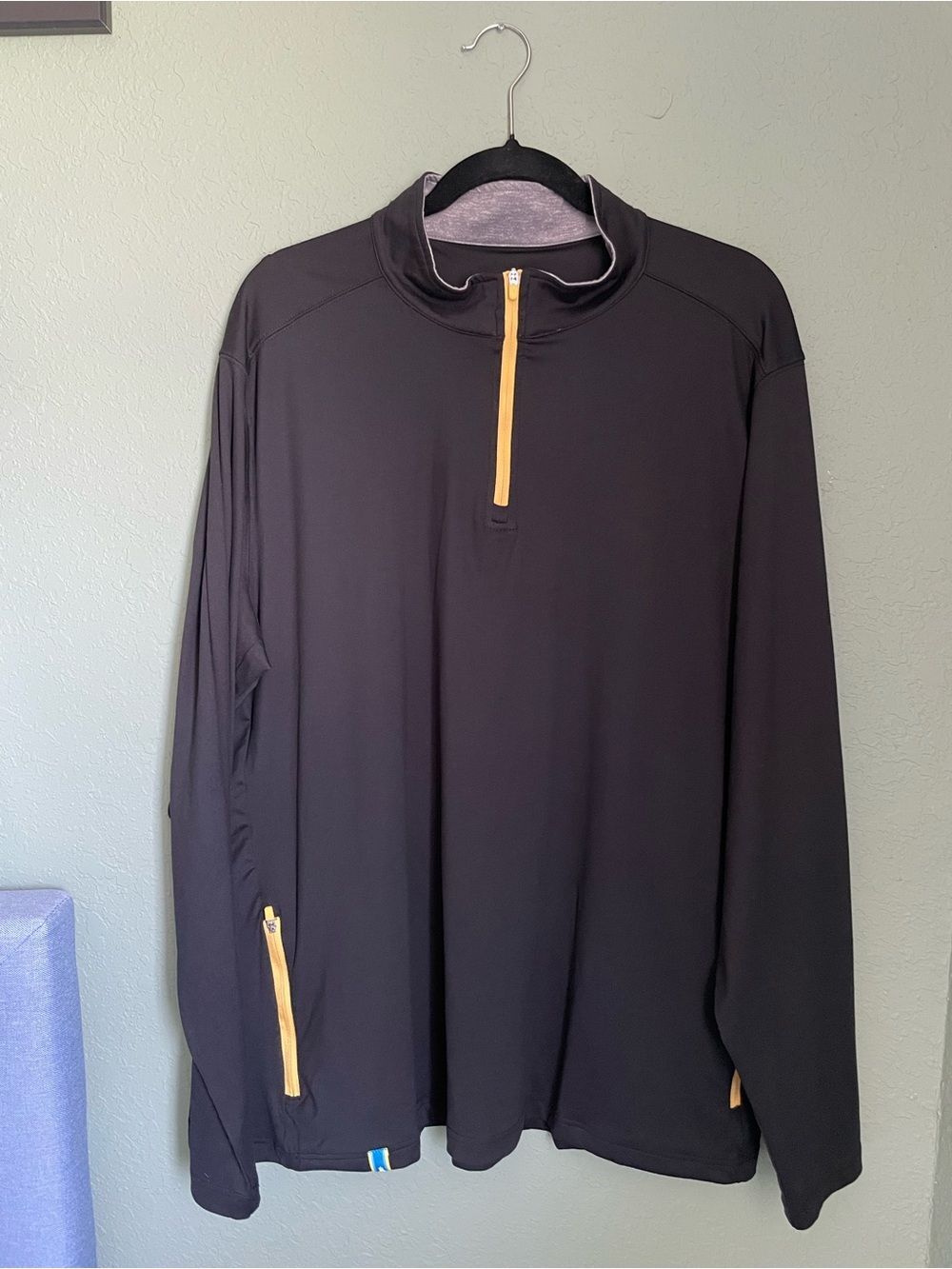 Men’s Chubbies Movementum Quarter Zip Performance Pullover Black Yellow Size XL